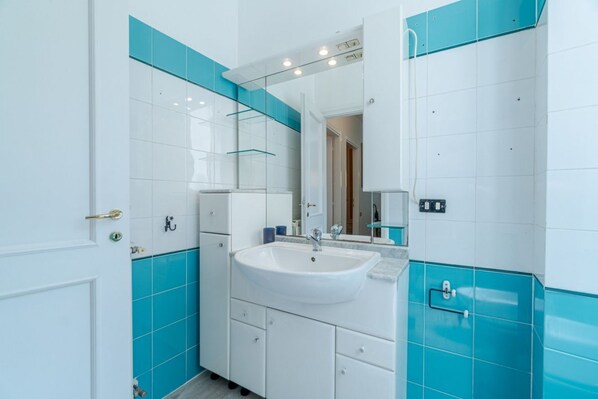 Imagen sin descripción, 1 de 32, botón