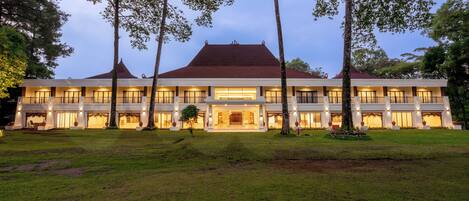 Fachada de la propiedad