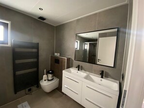 Chalet | Bathroom - Fascinating Chalet With Dishwasher (Kampen)