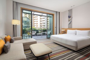 Estudi executiu | Cobrellits, minibar, wifi gratuïta i roba de llit