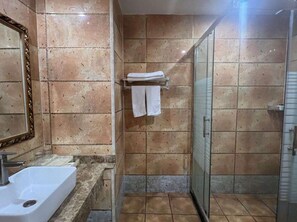Bathroom - Sheng Chang Hotel (Vientiane)