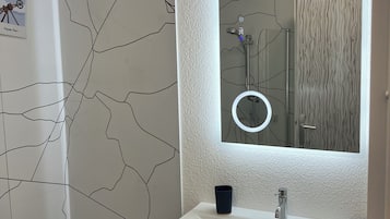 Handdukar och toalettpapper