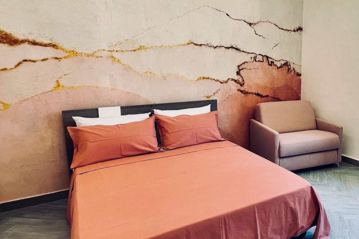 Premium bedding, down duvets, individually furnished, desk