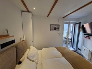 1 camera, culla da viaggio, Wi-Fi gratuito, lenzuola