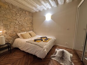 1 chambre, fer et planche à repasser, Wi-Fi, draps fournis