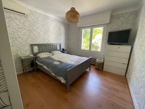 5 chambres, bureau, fer et planche à repasser, accès au Wi-Fi (inclus)