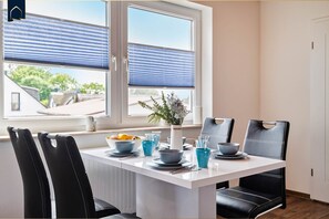 Dining - Geräumige Ferienwohnung in Koserow Modern und Strandnah (Koserow)