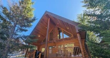 1 bedroom cabin w/ Loft at River Bend