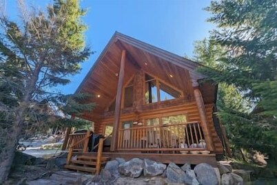 1 bedroom cabin w/ Loft at River Bend