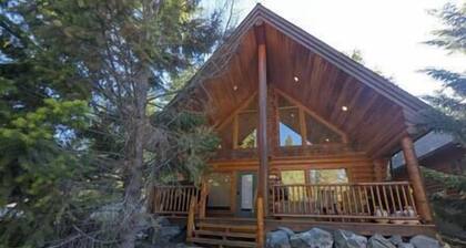 1 bedroom cabin w/ Loft at River Bend