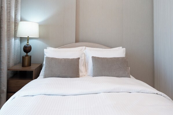 Deluxe Apartment, 1 Bedroom, Lake View | 1 bedroom, premium bedding, down comforters, memory foam beds