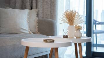 Deluxe Apartment, 1 Bedroom, Lake View | Living area