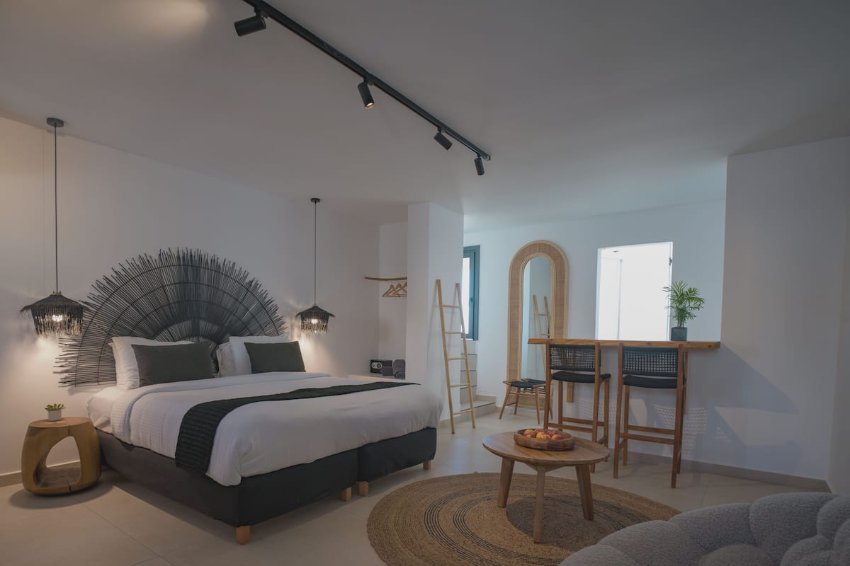 Junior Suite with Sea View and Indoor Hot tub | Egyptian cotton sheets, premium bedding, memory foam beds, in-room safe