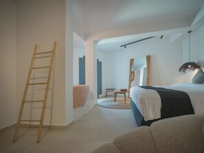 Deluxe Suite with Sea View and Outdoor Hot tub | リビング エリア