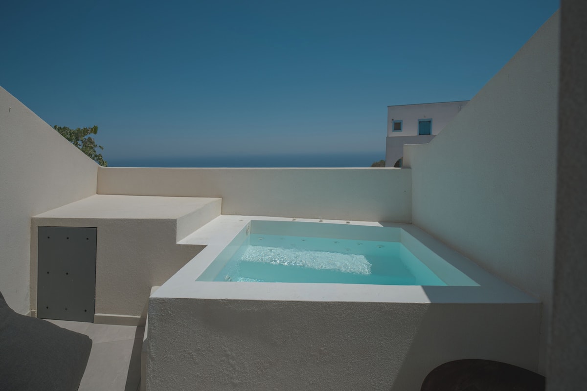 Deluxe Suite with Sea View and Outdoor Hot tub | Terrace/patio