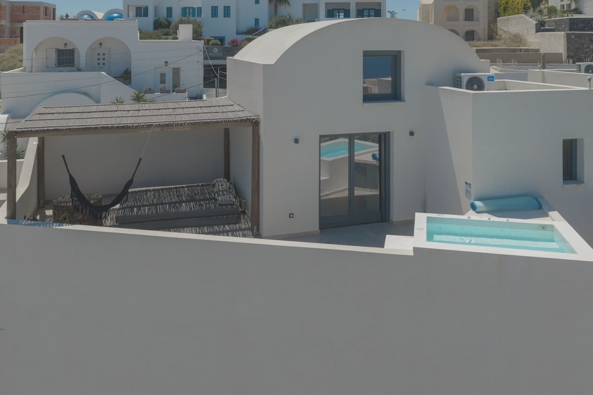 Superior Suite with Sea View and Outdoor Hot tub | Egyptian cotton sheets, premium bedding, memory foam beds, in-room safe