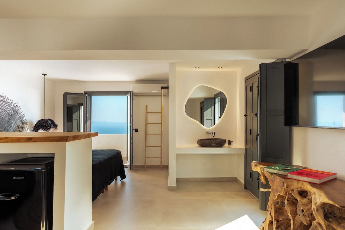 Kamar Double atau Twin Premium, hot tub, pemandangan laut | Seprai katun Mesir, seprai premium, busa memori, dan brankas