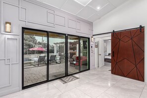 Interior - Desert Winds @ Windsor|Pool+Spa|Volleyball (Scottsdale)