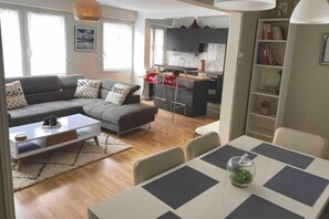 TV - La Parisienne - Charmante Maison de Ville, Idéalement Située (Boulogne sur mer)