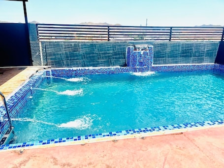 15 piscinas techadas