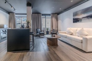 Téléviseur, bureau