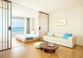 Deluxe Single Room | Free WiFi, bed sheets