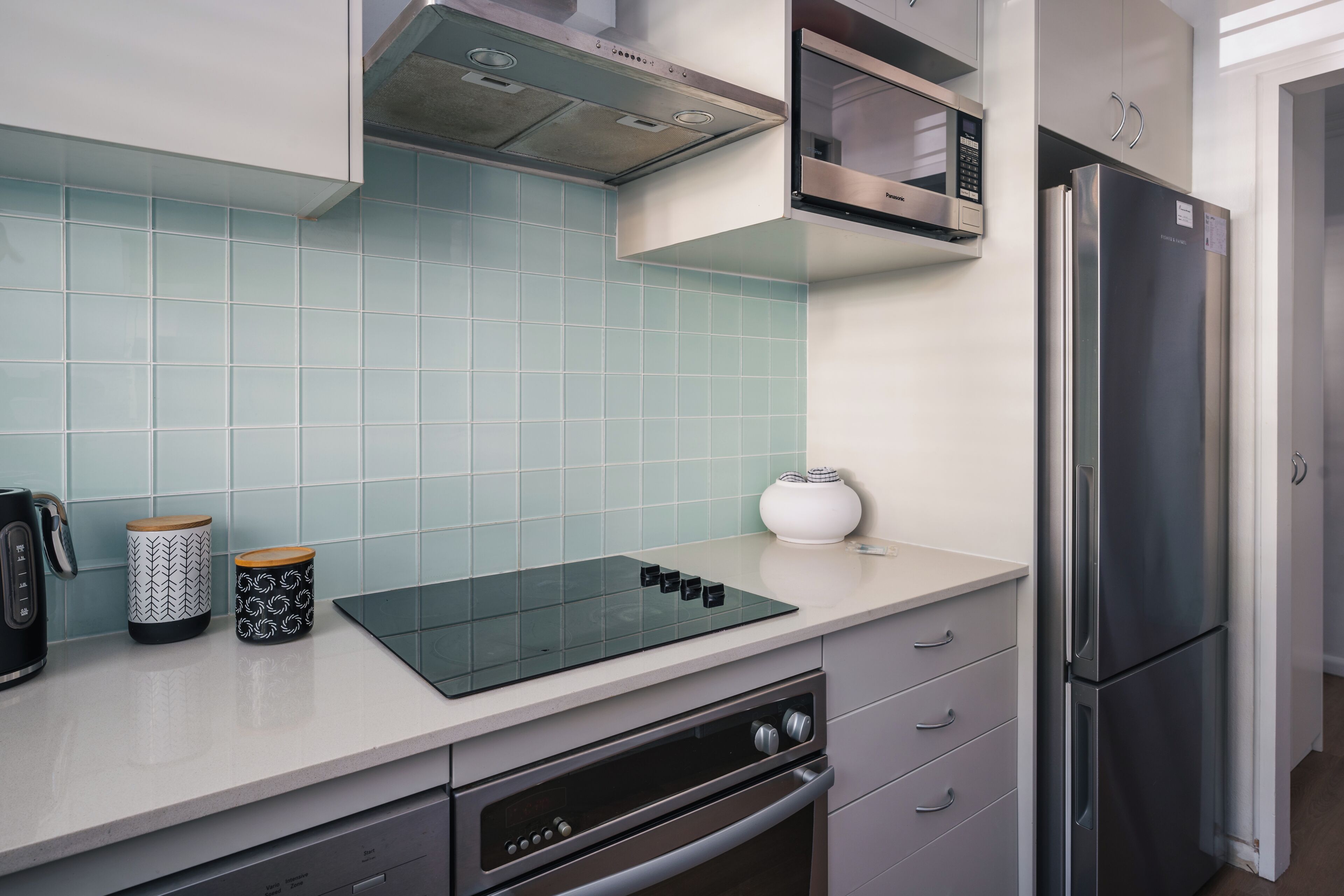 Coffee/tea maker, fridge, microwave, oven