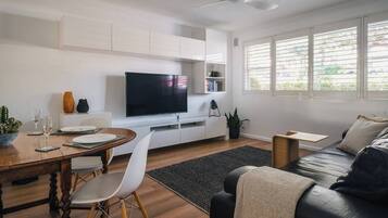 Smart TV, books