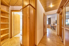 Basic-Vierbettzimmer, Nichtraucher, Bergblick