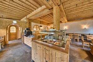 Tägliches inbegriffenes Frühstücksbuffet