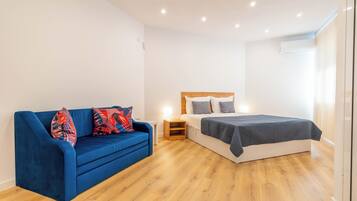 8 bedrooms, iron/ironing board, WiFi, bed sheets