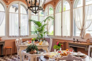Colazione continentale inclusa, servita tutte le mattine 