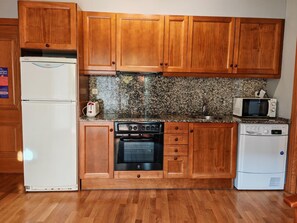 Fridge, microwave, oven, toaster - Flat Erta 1 8km from Vall de Boí ski resort (Caldes de Boi)