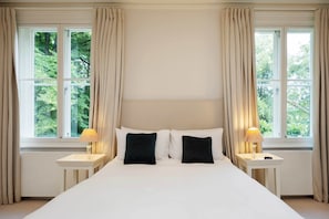 6 bedrooms, WiFi, bed sheets
