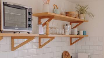 Réfrigérateur, four, plaque de cuisson, lave-vaisselle