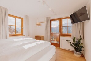 3 chambres, bureau, Wi-Fi gratuit, draps fournis