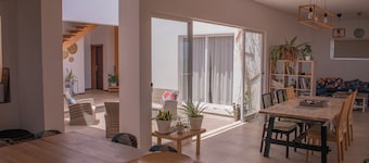 Kaza Karibu: grande maison avec vue sur mer, au calme & toute équipée