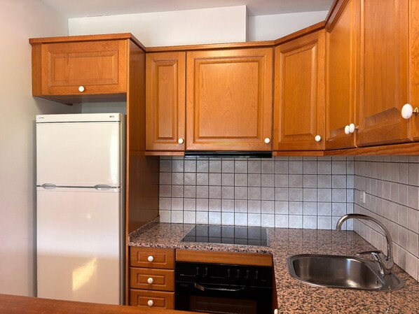 Réfrigérateur, micro-ondes, four, lave-vaisselle