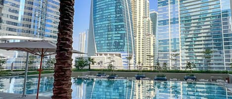 حمّام سباحة خارجي