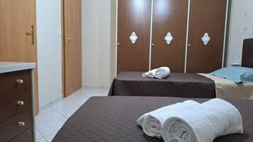 2 Schlafzimmer, BĂŒgeleisen/BĂŒgelbrett, WLAN, BettwĂ€sche