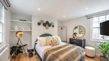 2 bedrooms, iron/ironing board, travel crib, WiFi