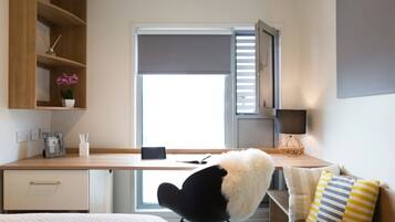 1 bedroom, blackout drapes, iron/ironing board, free WiFi