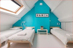 4 bedrooms, desk, iron/ironing board, travel cot