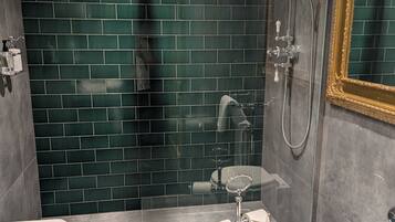 Luxury Double Room | Bathroom