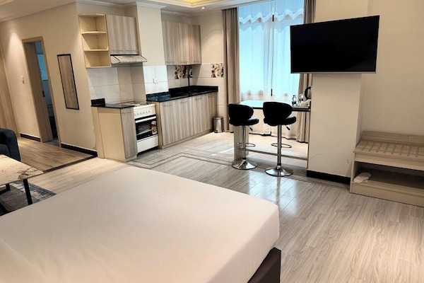 ์ฃผ๋์ด ์คํ๋์ค ์ค์ํธ | ๊ฐ์ค ๋ด ๊ธ๊ณ , ์๋ง ์ปคํผ, ๋ค๋ฆฌ๋ฏธ/๋ค๋ฆฌ๋ฏธํ, ๋ฌด๋ฃ WiFi