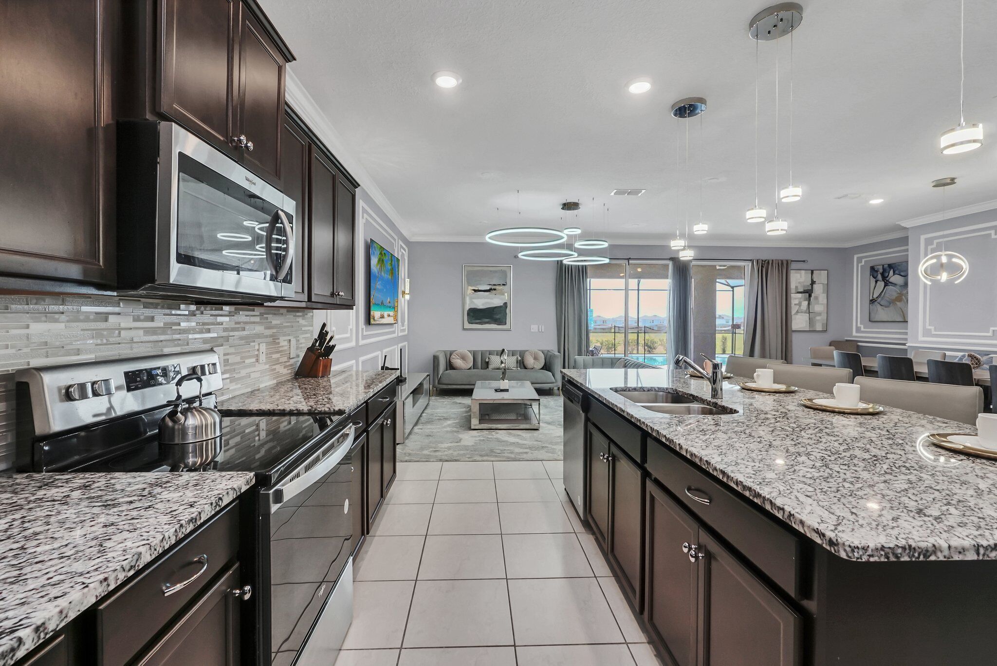 雪櫃、微波爐、焗爐、爐具