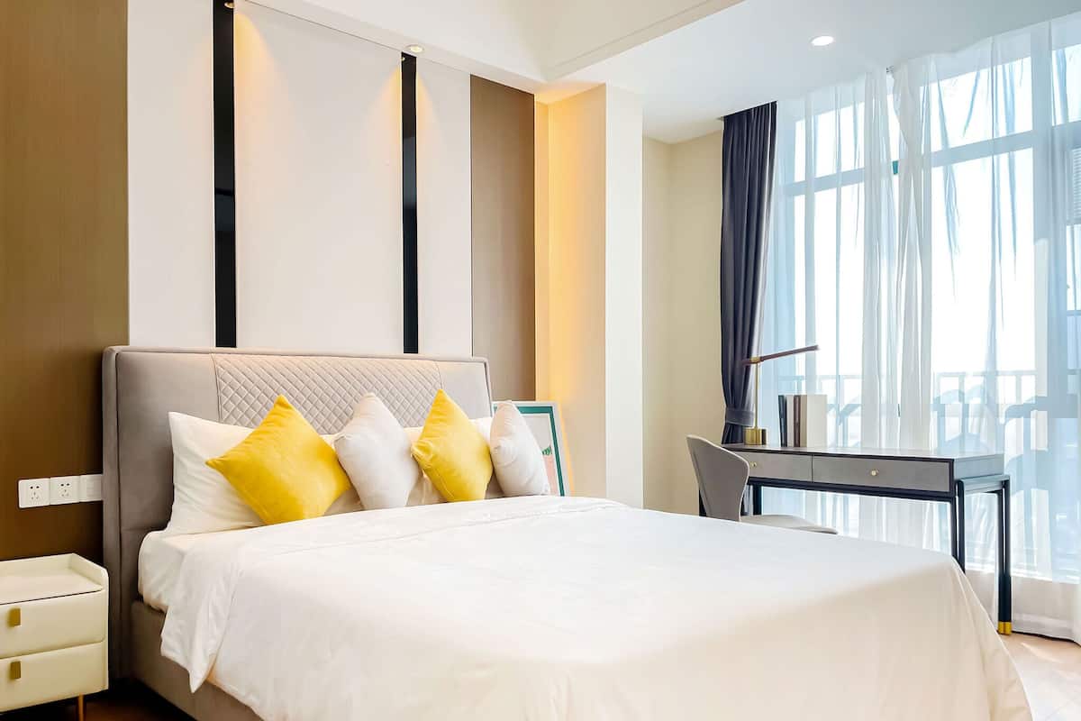 1 bedroom, bed sheets