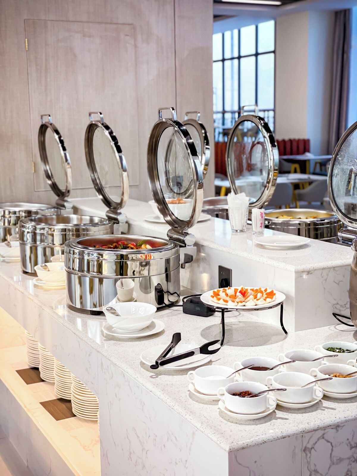 Daily buffet breakfast (USD 15 per person)