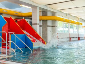 Chalet | Pool | Outdoor pool - Modern Chalet With Air Conditioning (Berg en Terblijt)