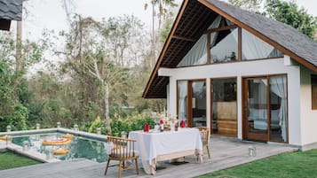 Makan di kamar